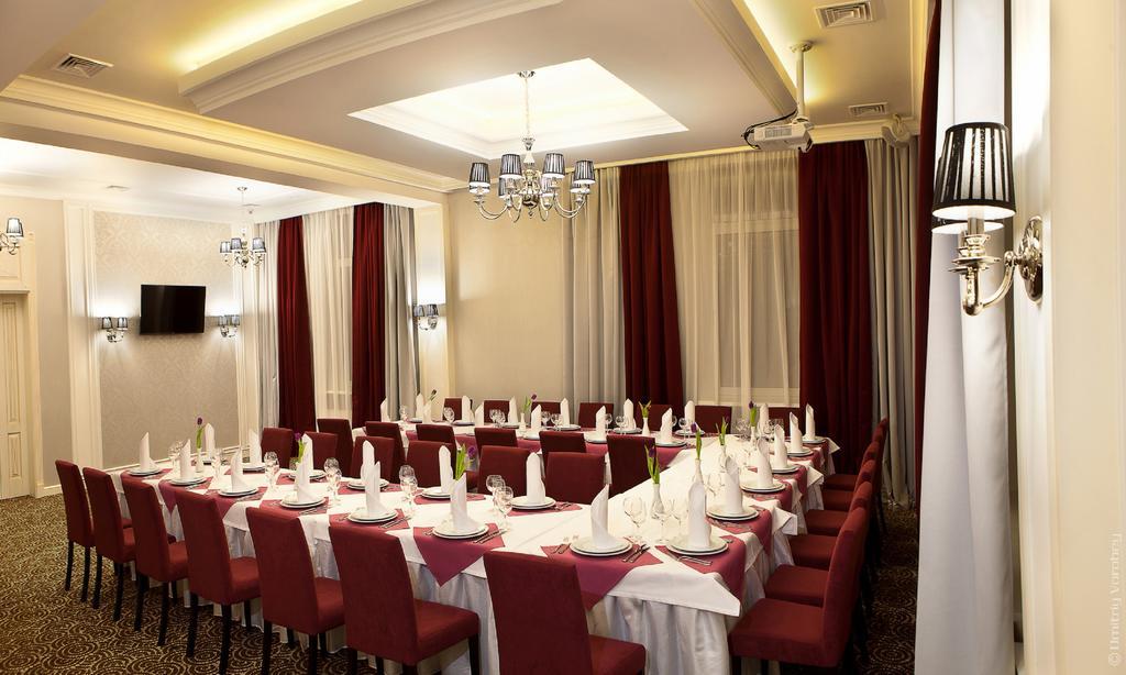 Kiroff Hotel Kharkiv Bagian luar foto