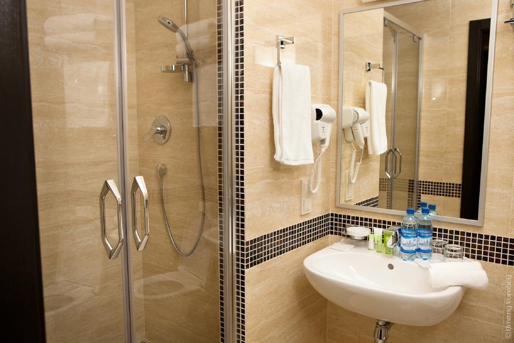 Kiroff Hotel Kharkiv Bagian luar foto