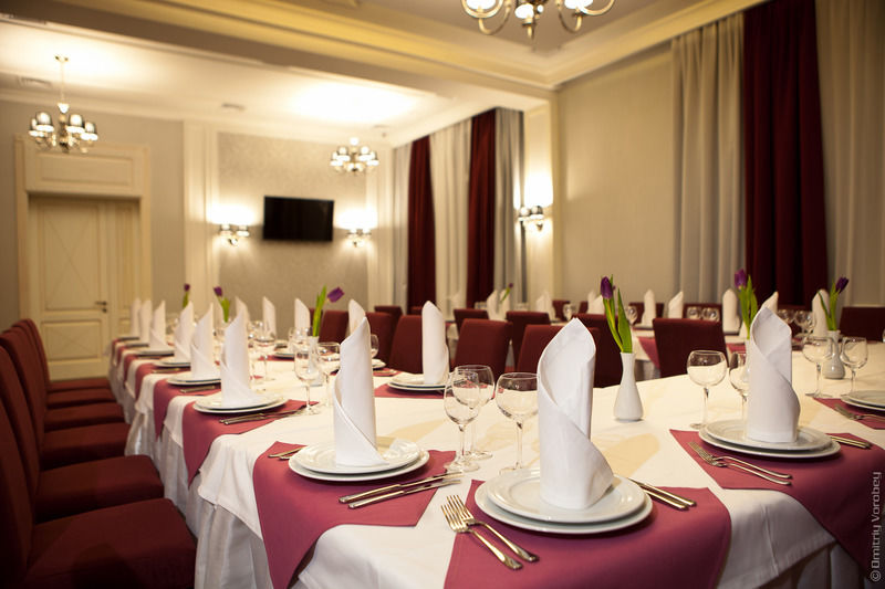 Kiroff Hotel Kharkiv Bagian luar foto