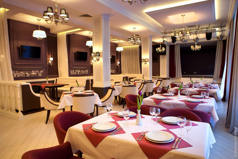 Kiroff Hotel Kharkiv Bagian luar foto