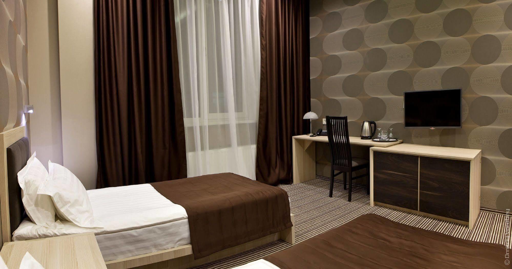 Kiroff Hotel Kharkiv Bagian luar foto