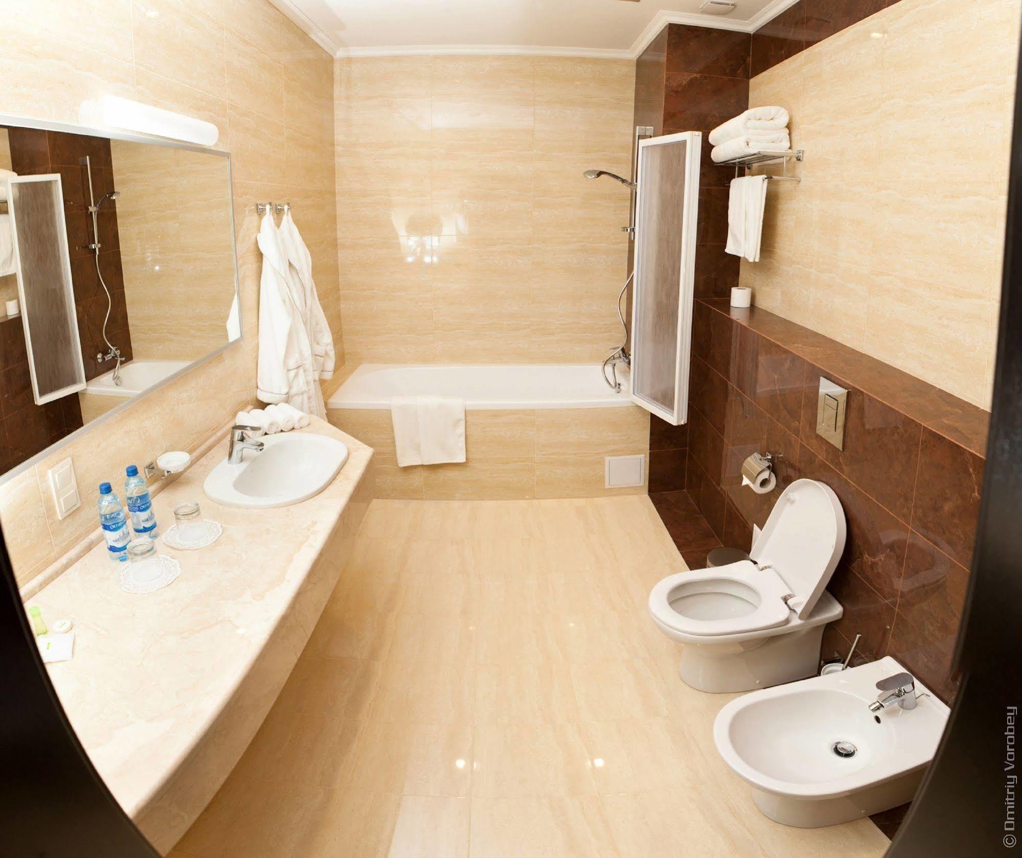 Kiroff Hotel Kharkiv Bagian luar foto