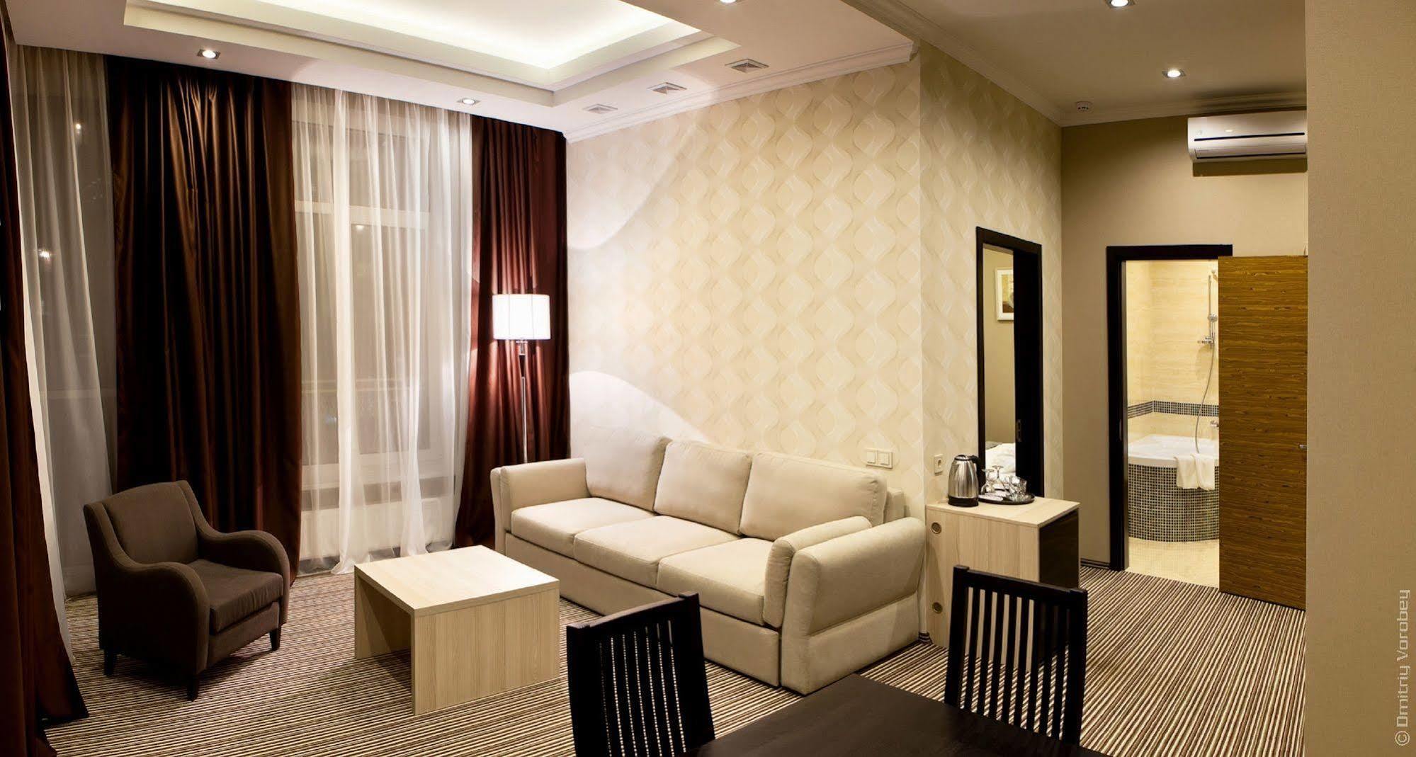 Kiroff Hotel Kharkiv Bagian luar foto
