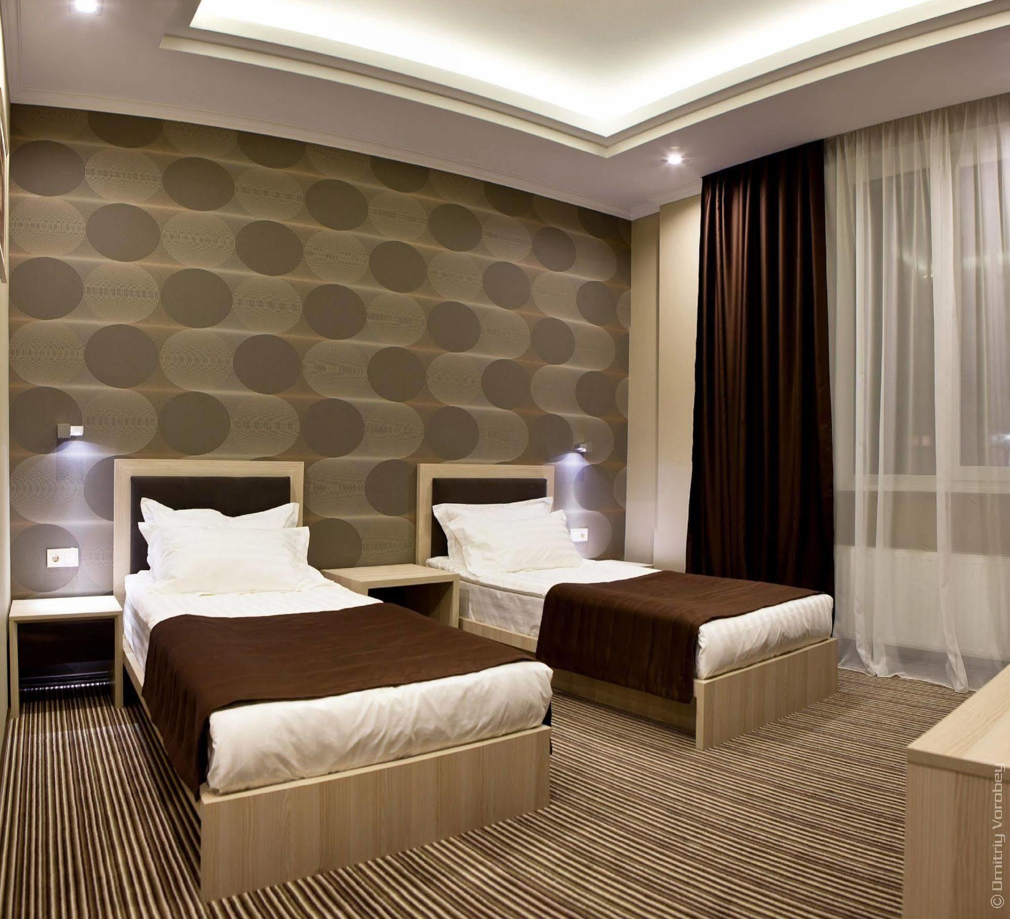 Kiroff Hotel Kharkiv Bagian luar foto