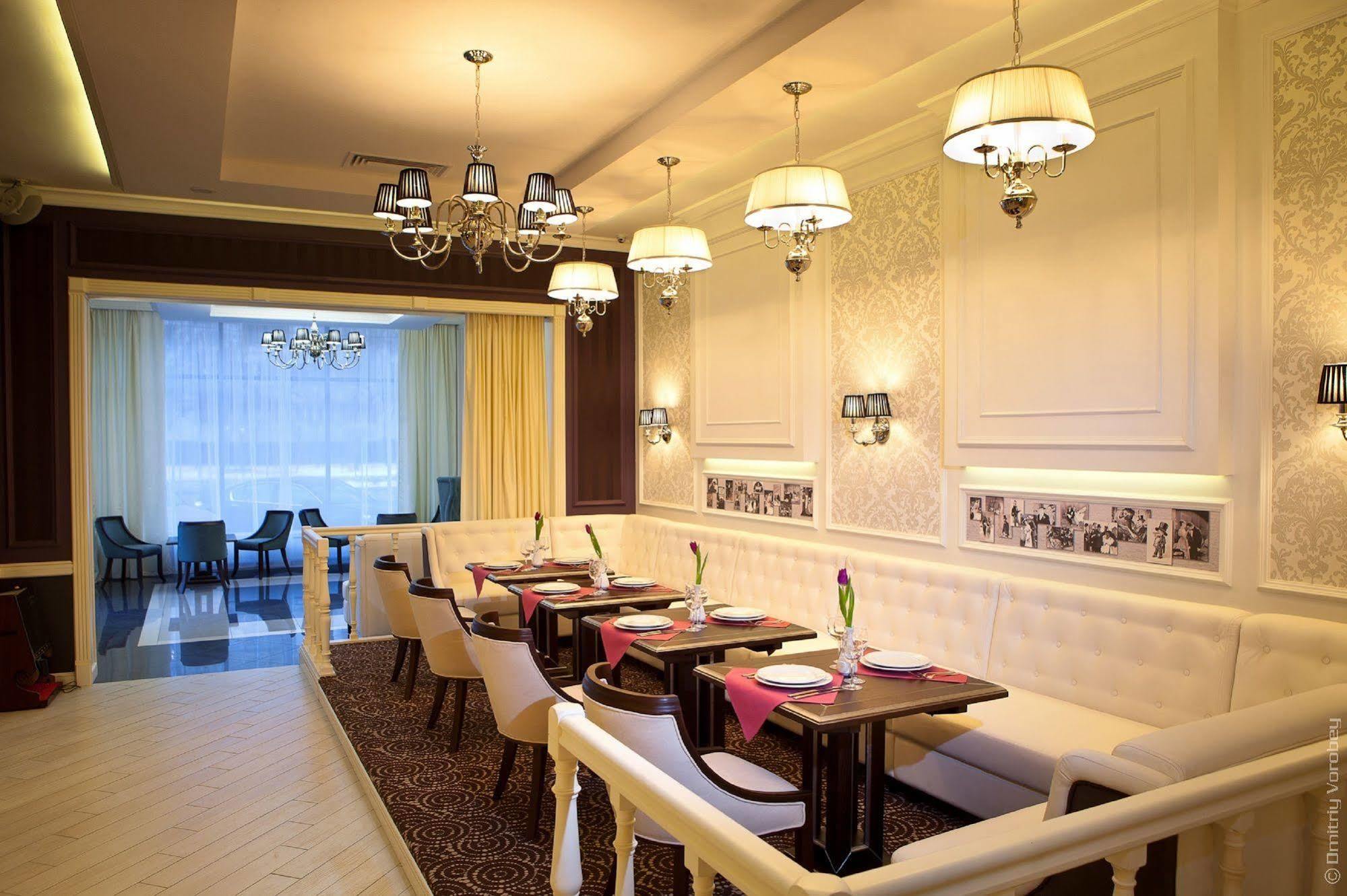 Kiroff Hotel Kharkiv Bagian luar foto