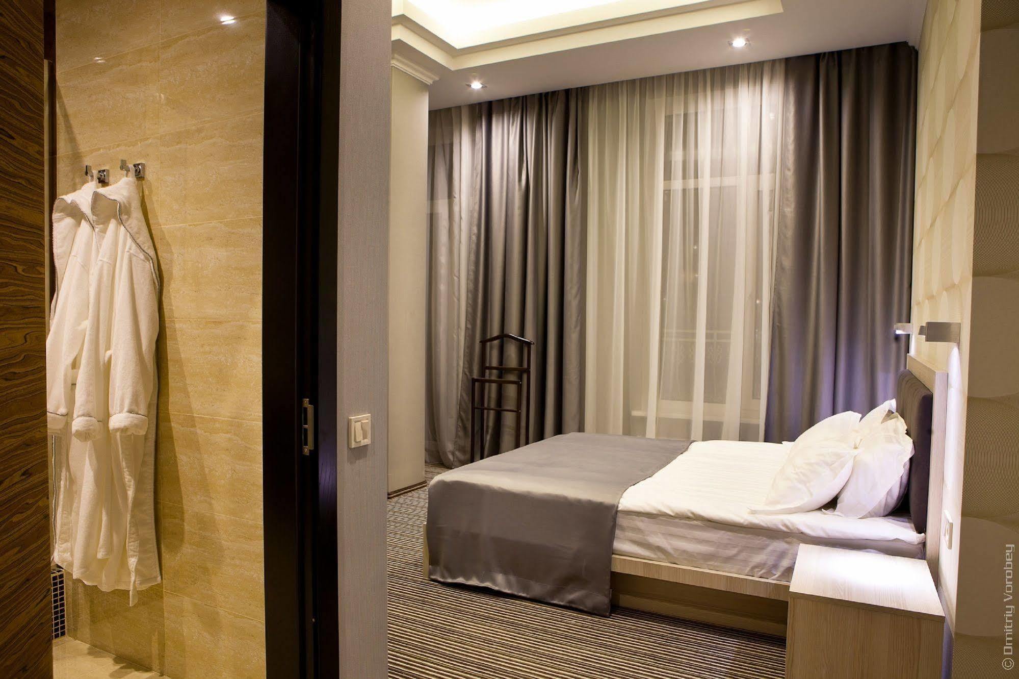 Kiroff Hotel Kharkiv Bagian luar foto