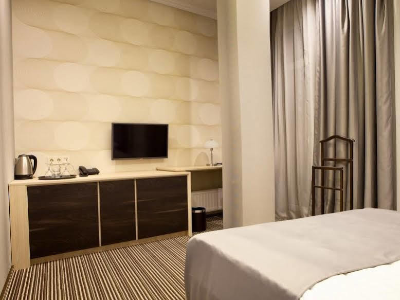 Kiroff Hotel Kharkiv Bagian luar foto